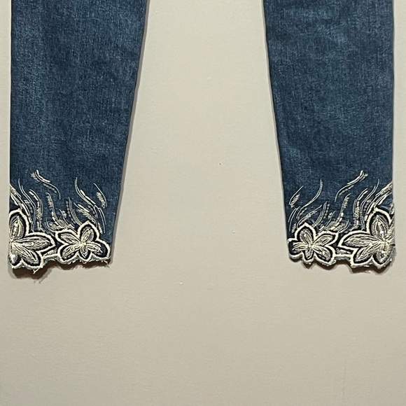 Miss Me Ankle Cropped Skinny Jeans Distressed Studded Details Embroidered Hem - Picture 7 of 8